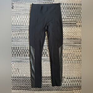 NWOT Spanx Perforated Panel Leggings in Very Black Model 20060R, Size Small
